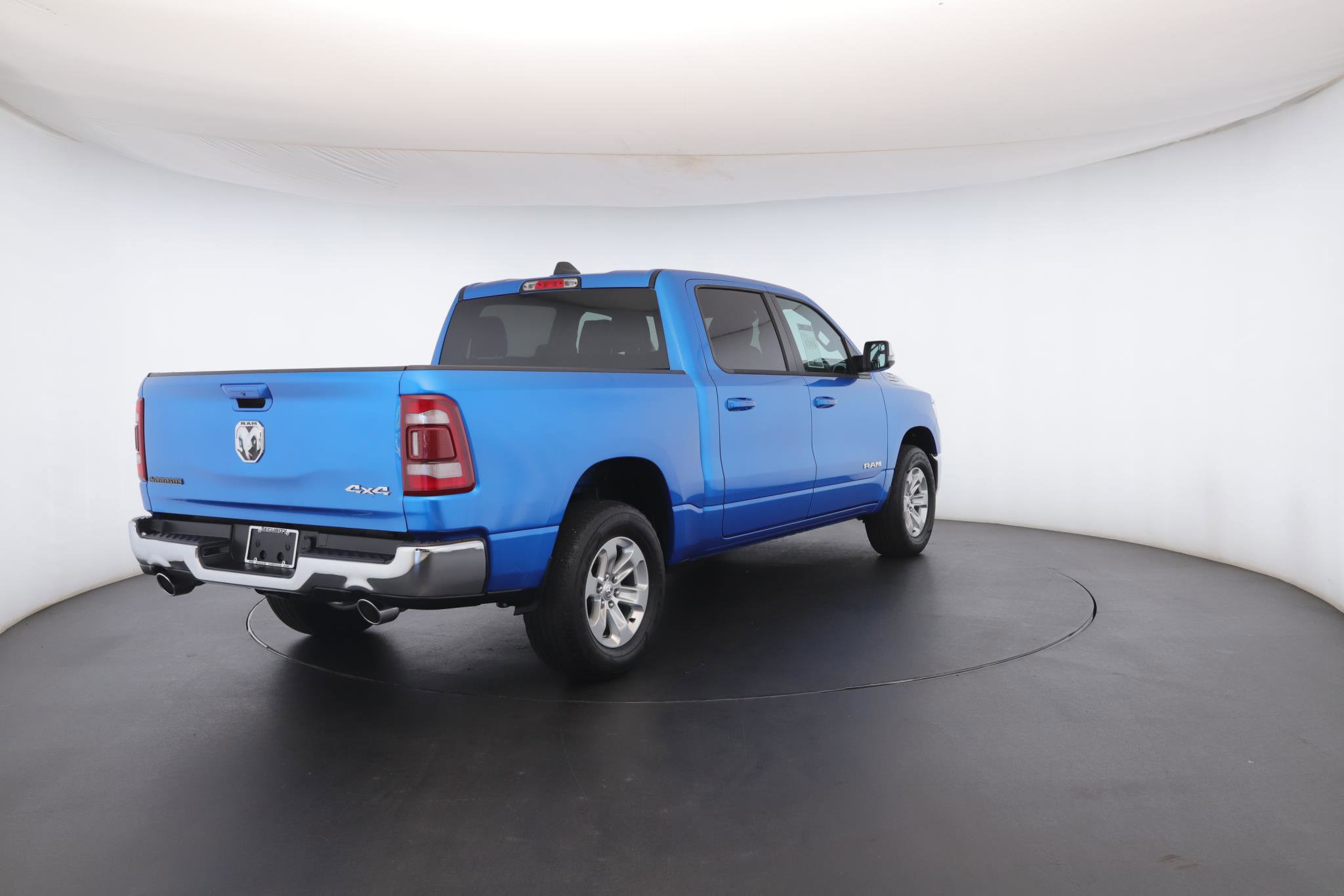 Used 2024 RAM 1500 Laramie AWD/4WD image 28
