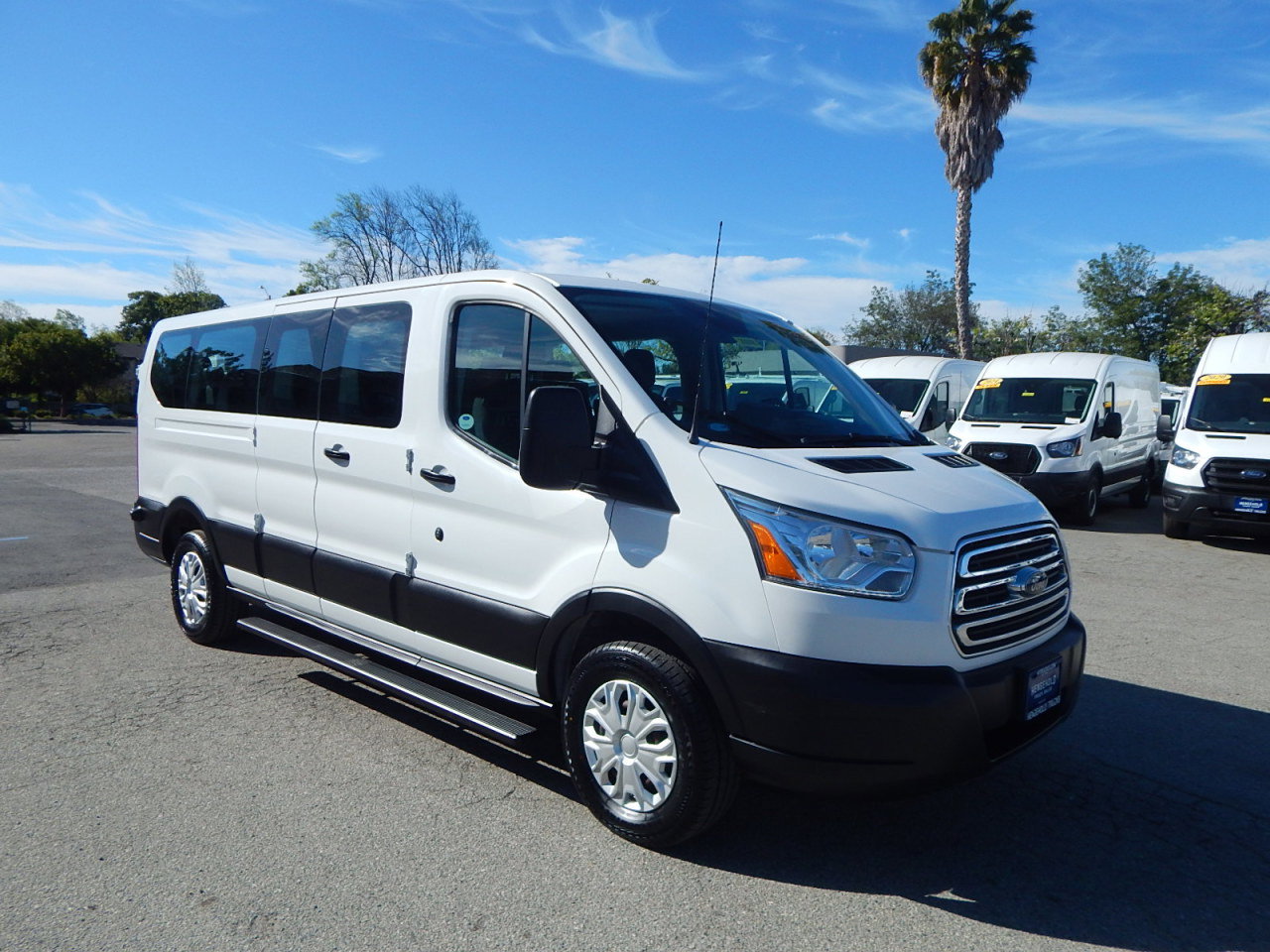 Used 2017 Ford Transit 350 XLT image 10