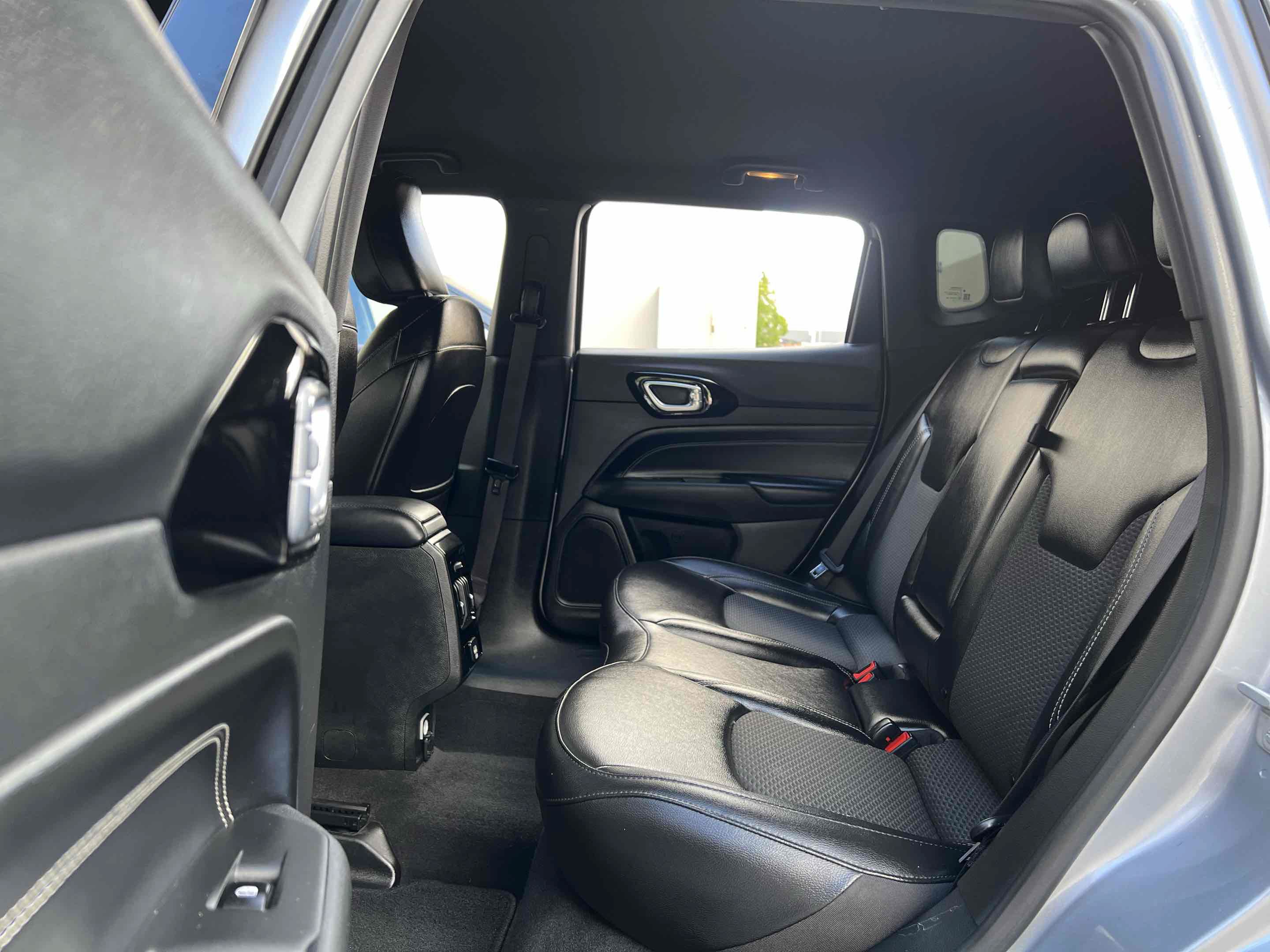 Used 2023 Jeep Compass Latitude AWD/4WD image 91