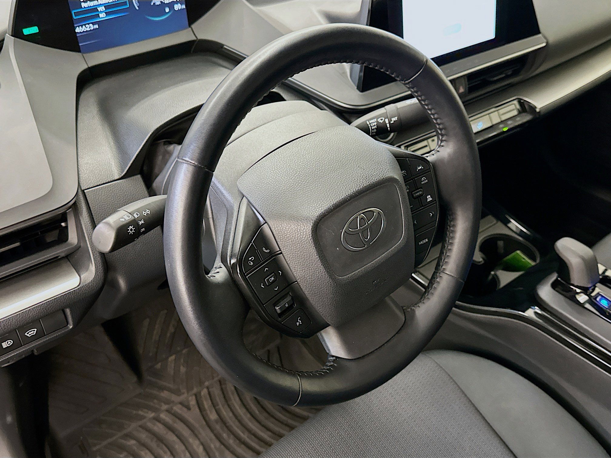 Used 2024 Toyota Prius LE image 18