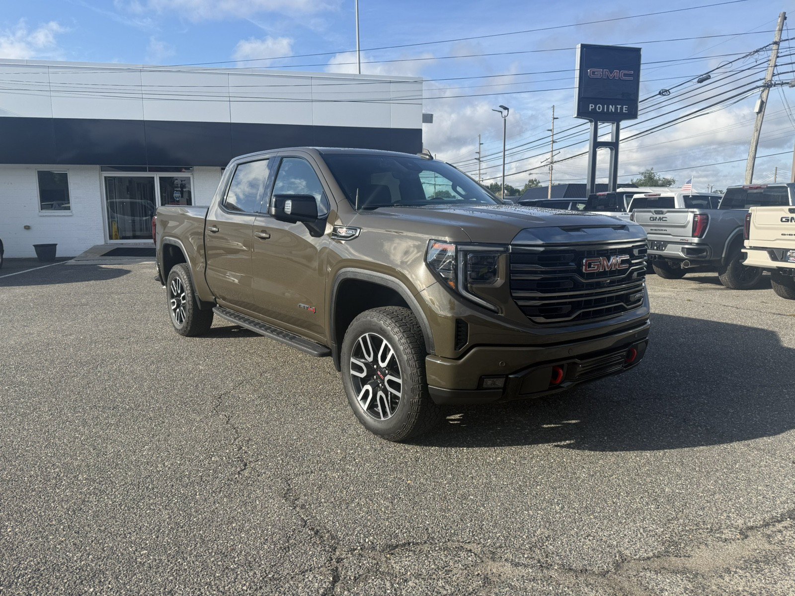 Used 2024 GMC Sierra 1500 AT4 w/ Technology Package AWD/4WD image 1