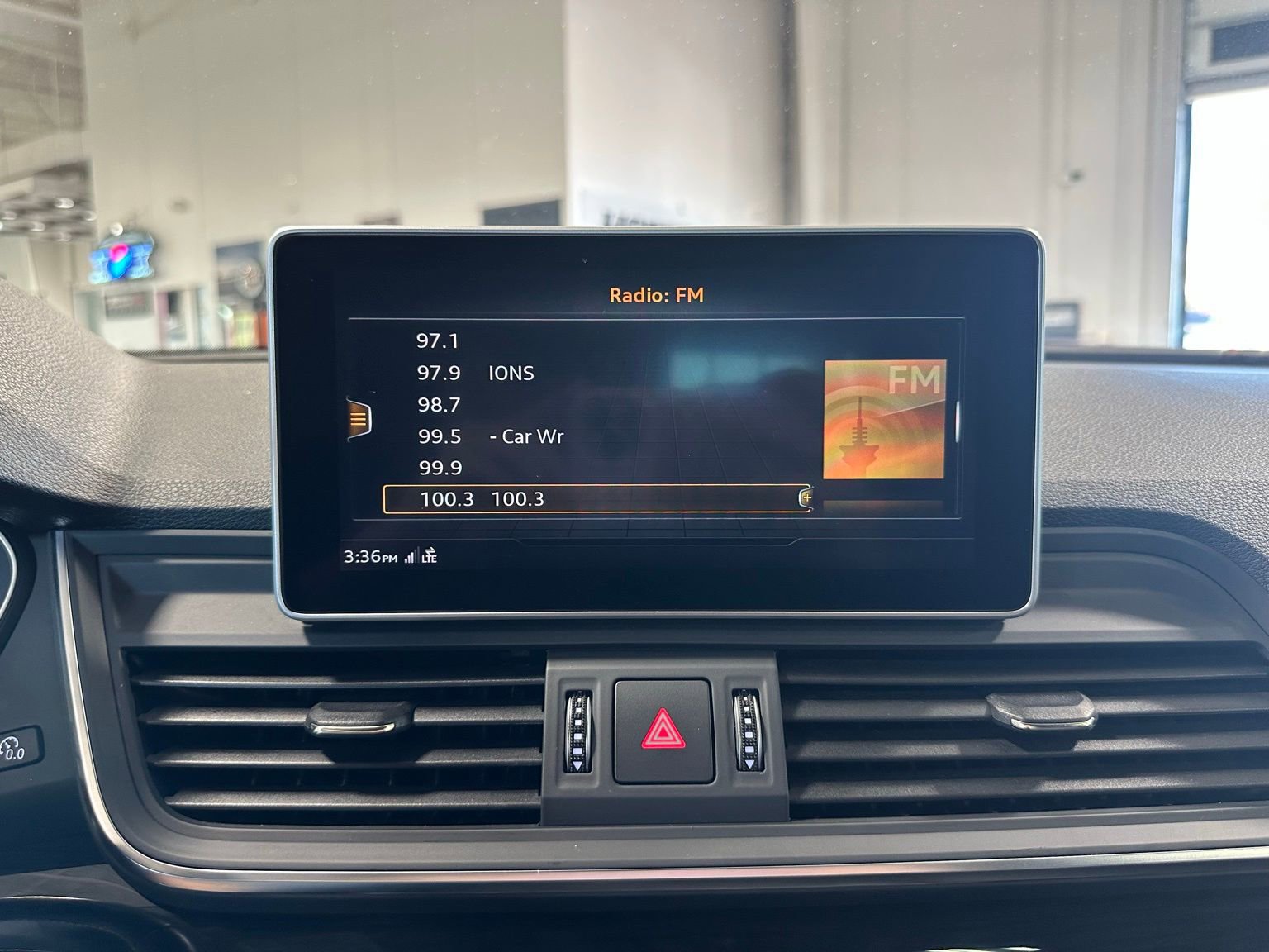 Used 2020 Audi Q5 e Premium Plus w/ Premium Plus Package image 26