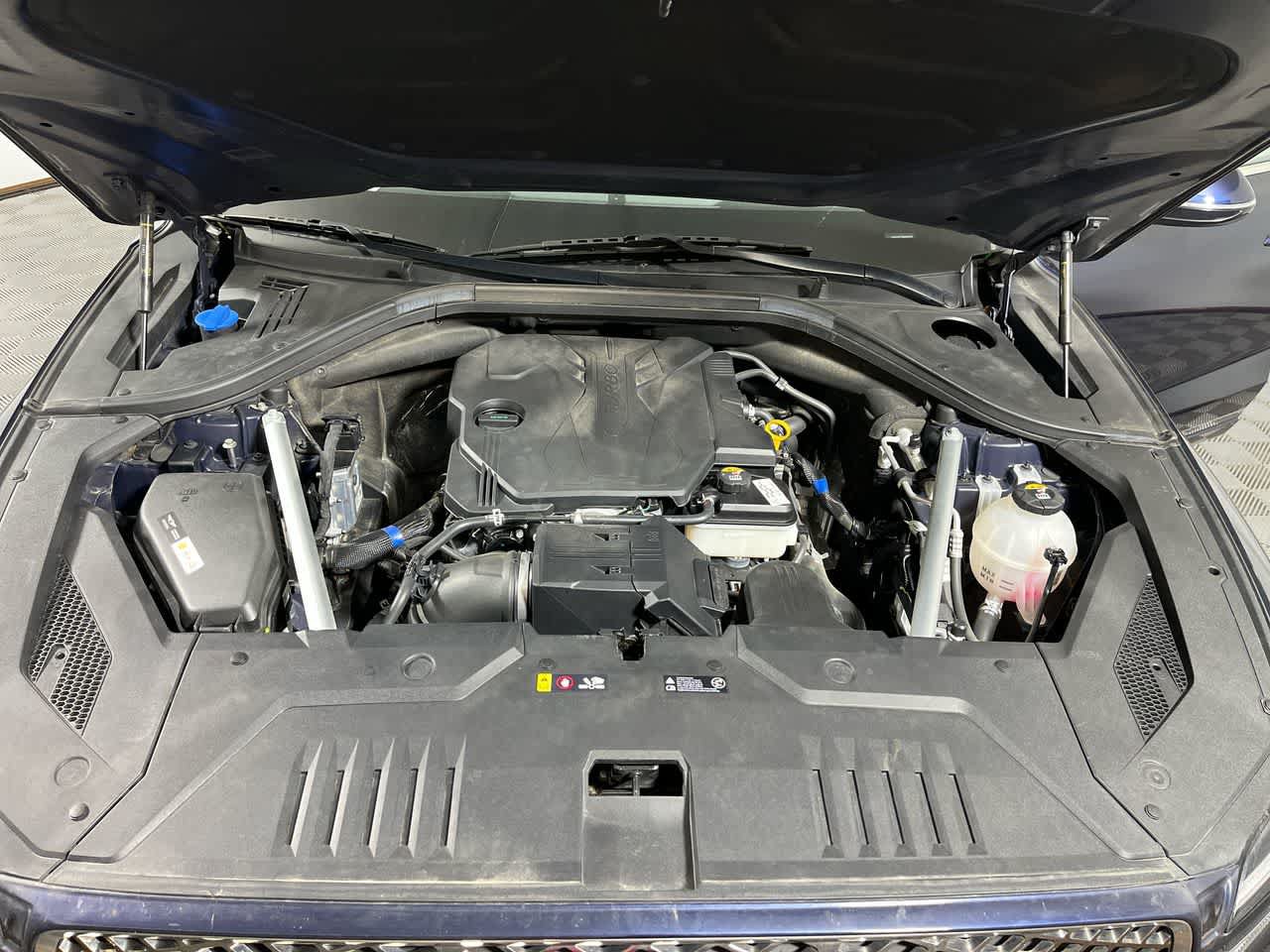 Used 2025 Genesis GV70 2.5T AWD/4WD image 12