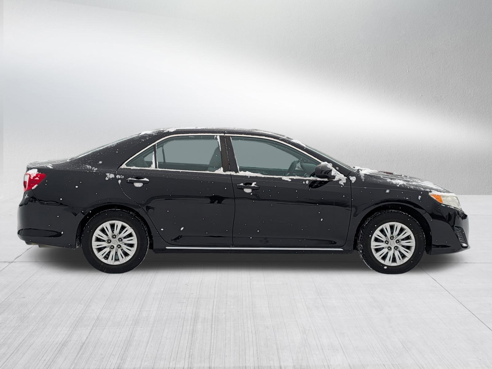 Used 2013 Toyota Camry LE image 8