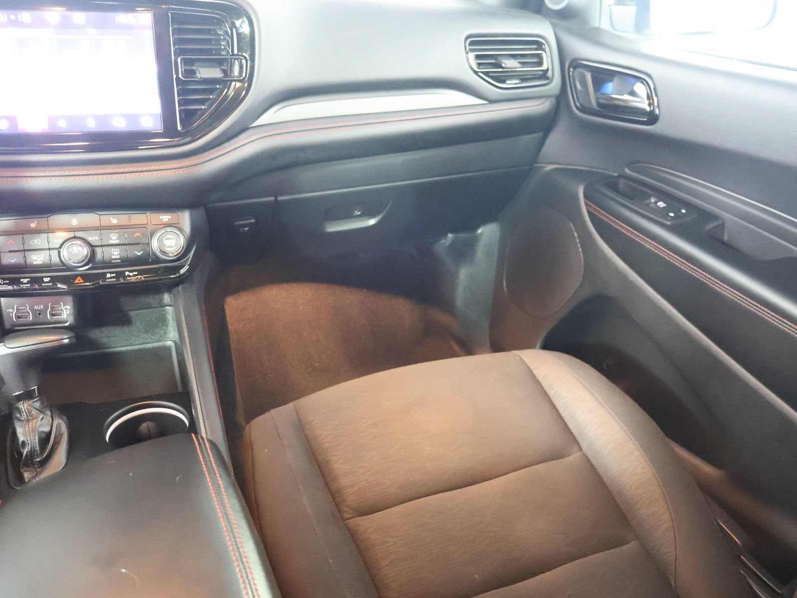 Used 2025 Dodge Durango GT RWD image 26