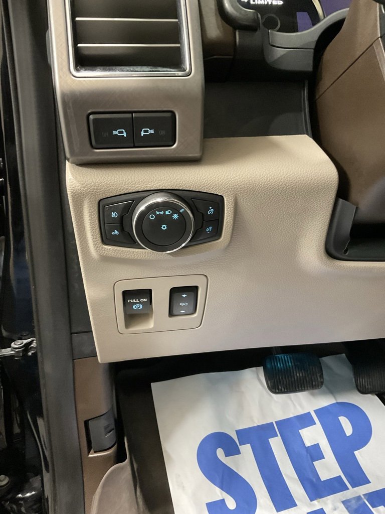 Used 2020 Ford F150 Limited w/ Trailer Tow Package image 8