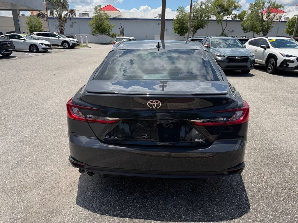 Used 2025 Toyota Camry SE FWD image 6