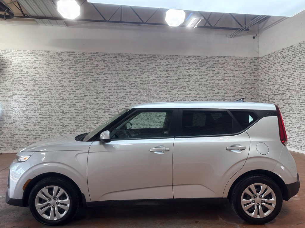 Used 2020 Kia Soul LX FWD image 4