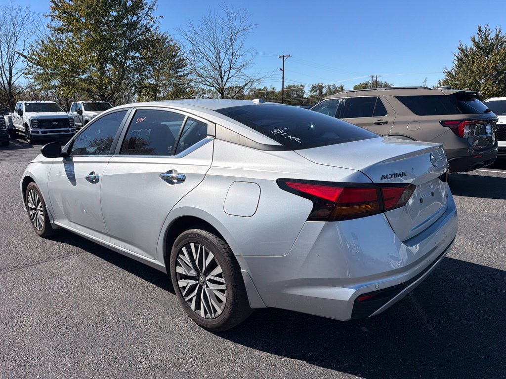 Used 2024 Nissan Altima 2.5 SV AWD/4WD image 5