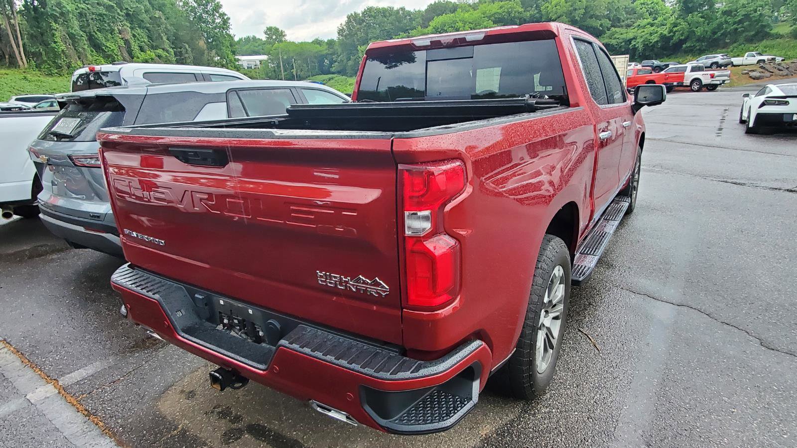 Used 2023 Chevrolet Silverado 1500 High Country w/ Technology Package AWD/4WD image 9