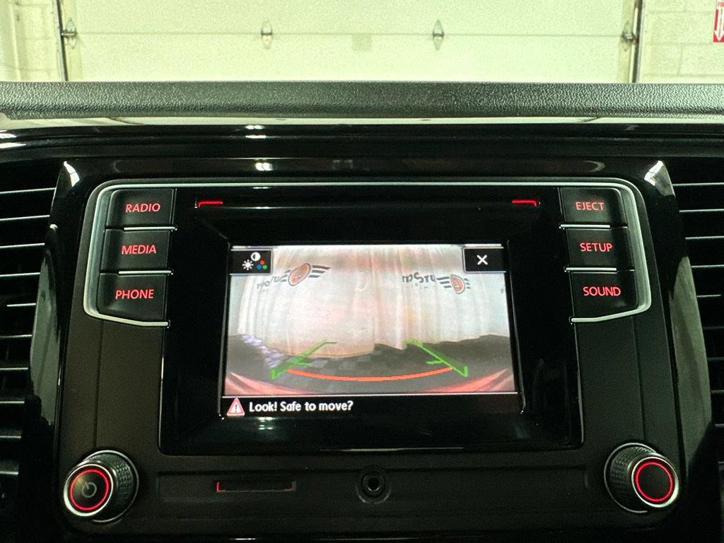 Used 2018 Volkswagen Beetle 2.0T S FWD image 27