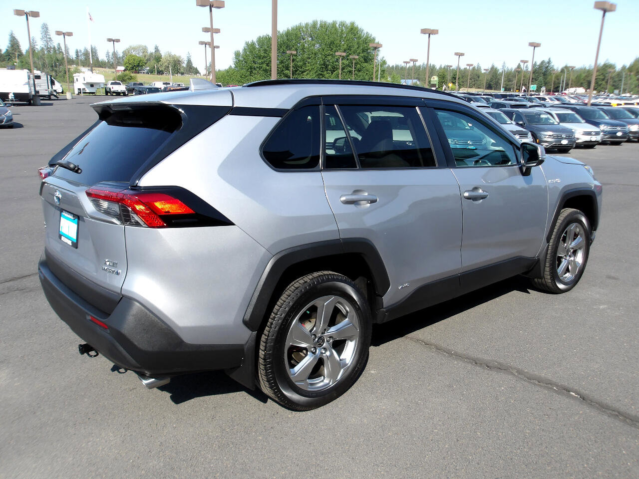 Used 2021 Toyota RAV4 XLE image 5