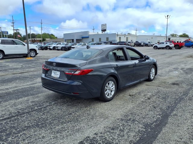 Used 2025 Toyota Camry LE FWD image 4