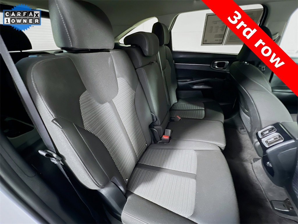 Certified 2025 Kia Sorento LX image 26