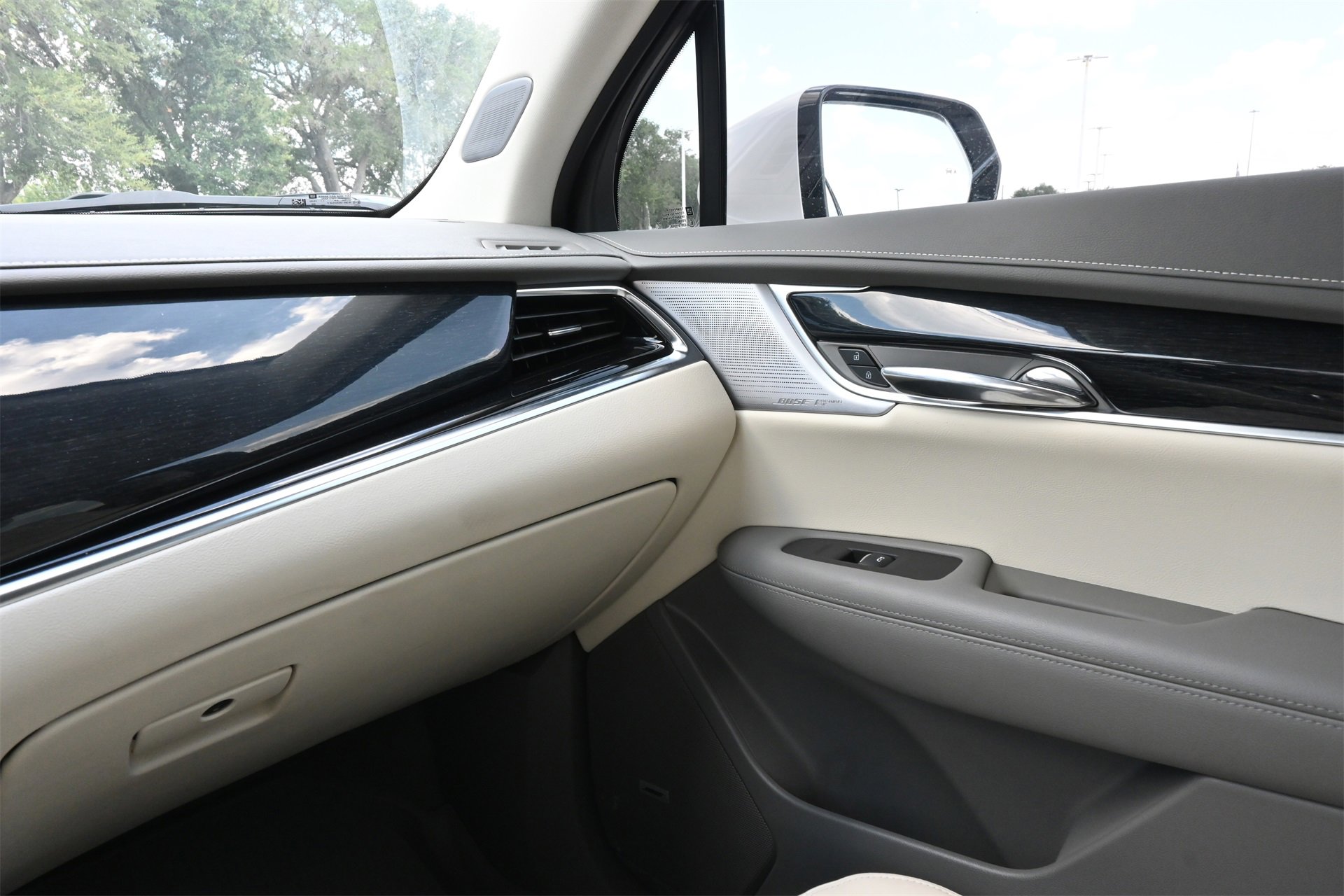 New 2025 Cadillac XT6 Premium Luxury w/ Technology Package image 8