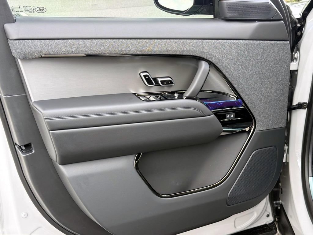 New 2026 Land Rover Range Rover Sport SE AWD/4WD image 15