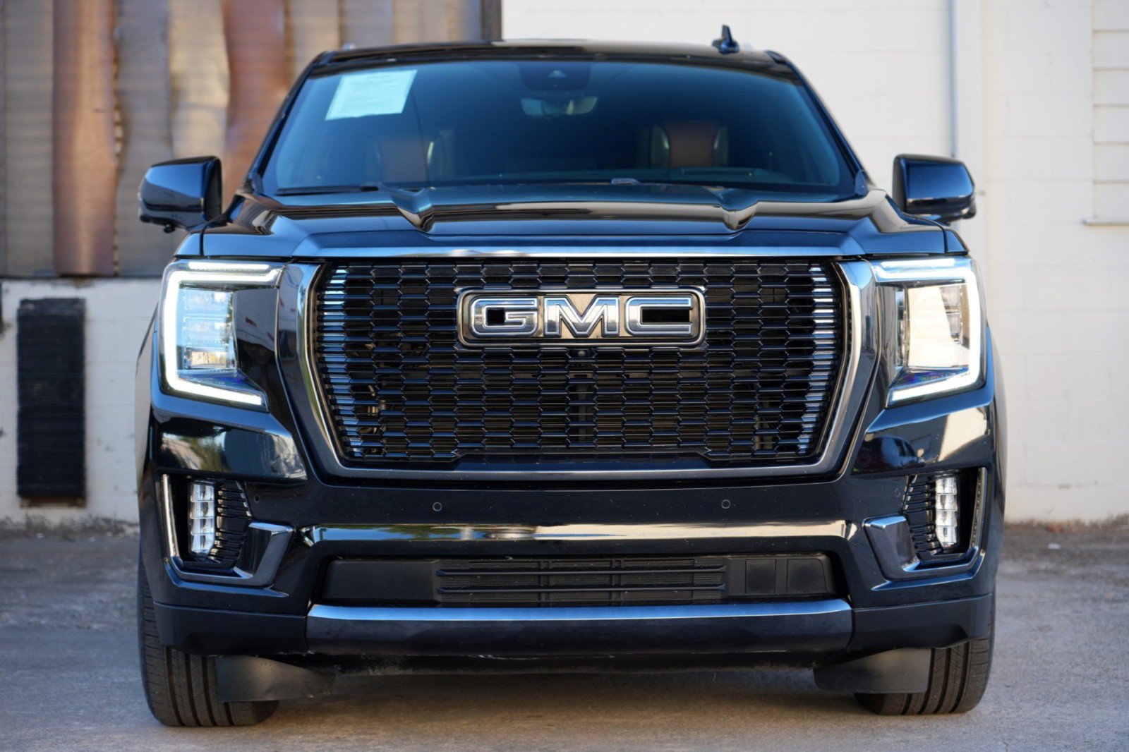 Used 2023 GMC Yukon Denali Ultimate AWD/4WD image 7