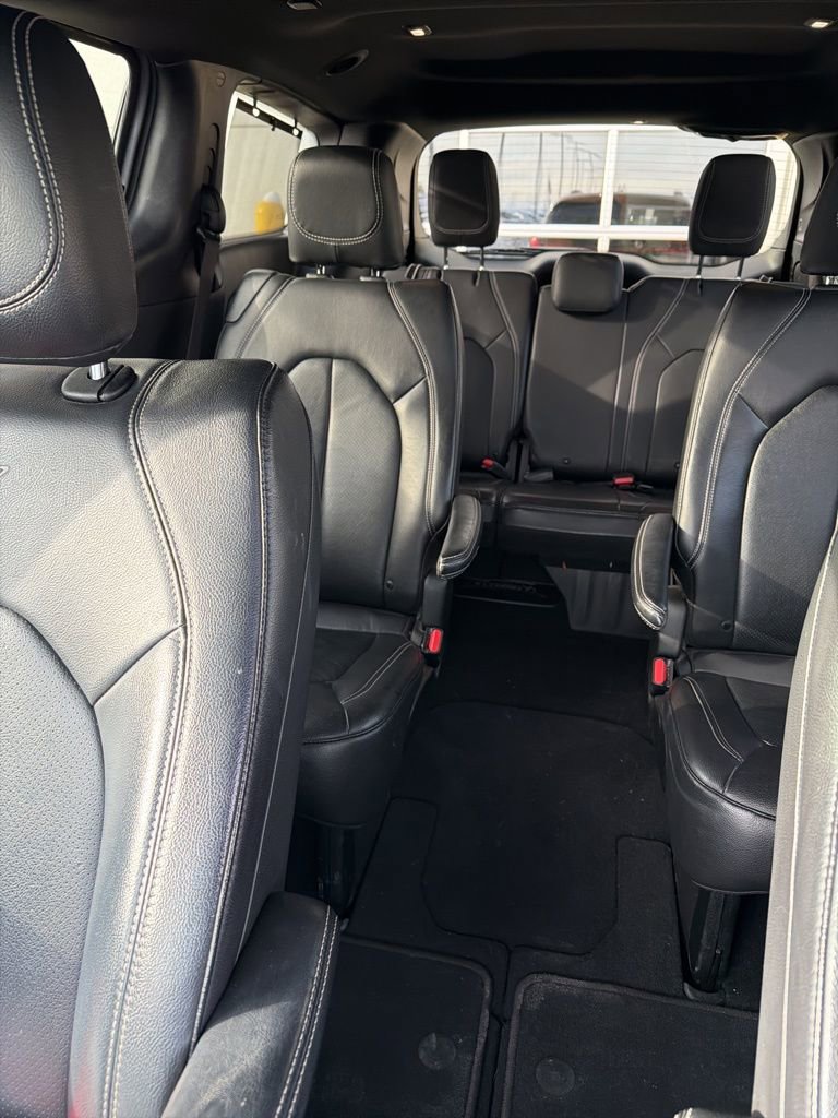 Used 2021 Chrysler Pacifica Touring-L w/ Premium & Safety Sphere Group image 5