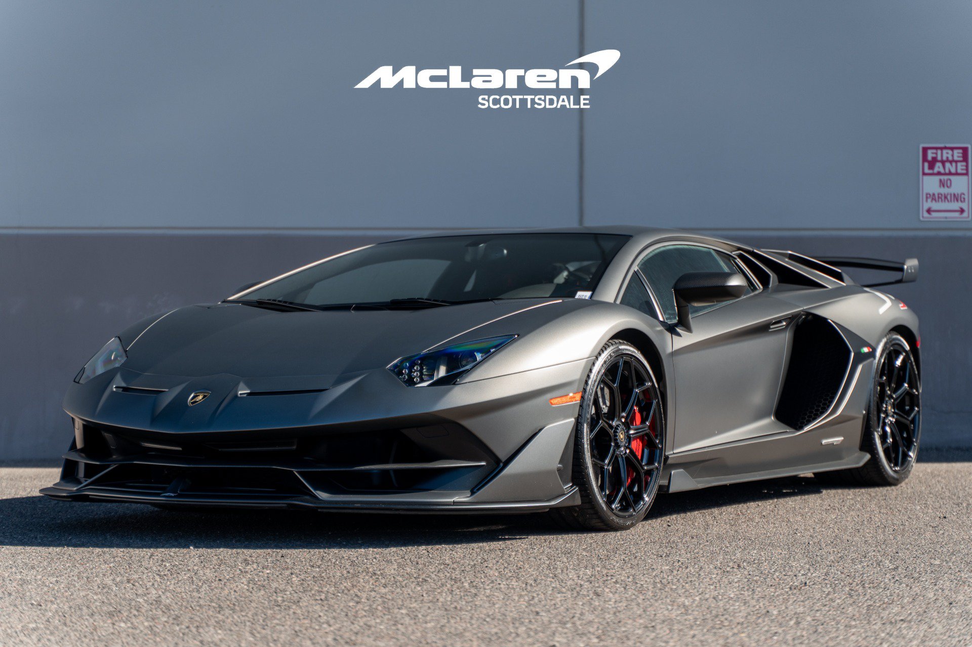 Used 2020 Lamborghini Aventador SVJ AWD/4WD image 3