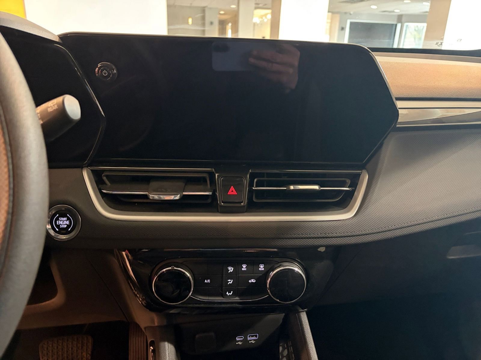 Used 2025 Chevrolet TrailBlazer LT image 18