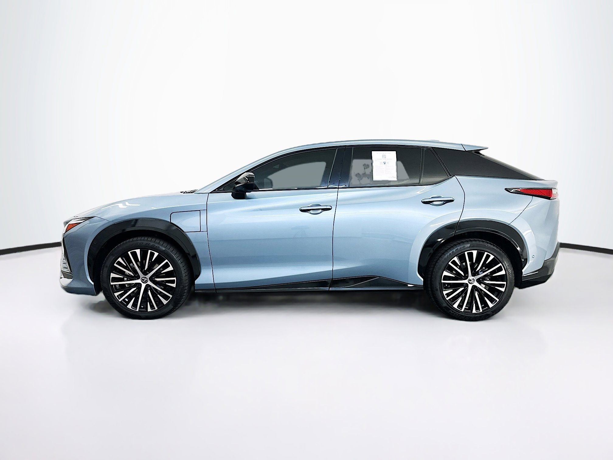Used 2023 Lexus RZ 450e Premium w/ Cold Area Package AWD/4WD image 4