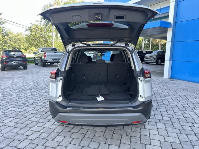 Used 2022 Nissan Rogue SV FWD image 28