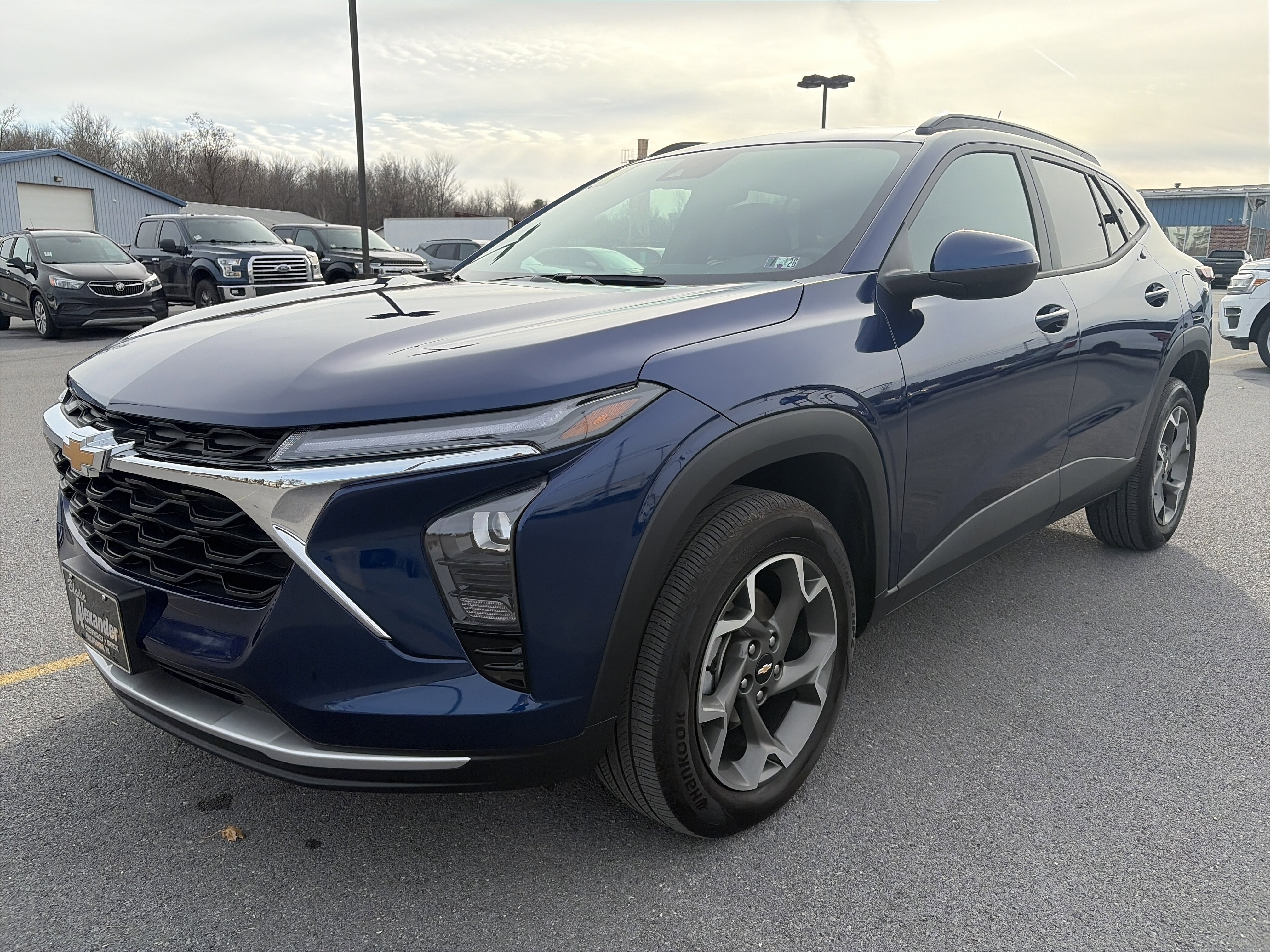 Used 2024 Chevrolet Trax LT w/ Driver Confidence Package image 8