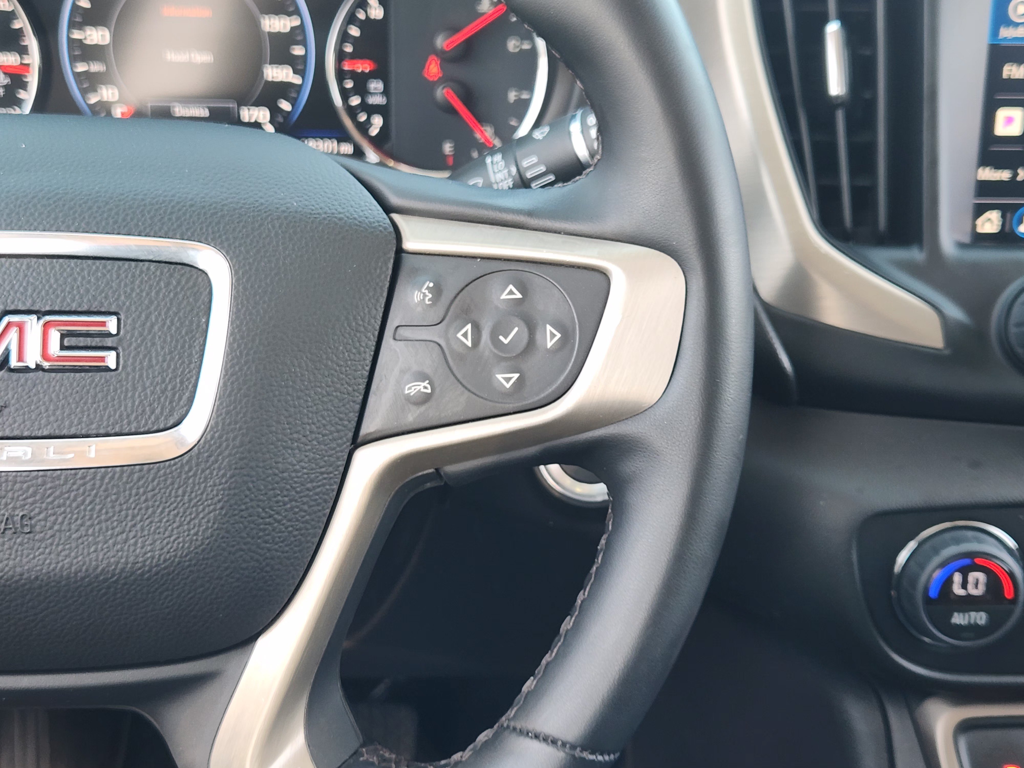 Used 2023 GMC Terrain Denali AWD/4WD image 30
