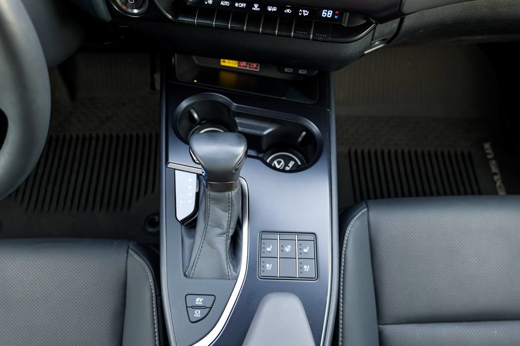 Used 2024 Lexus UX 250h F Sport AWD/4WD image 51