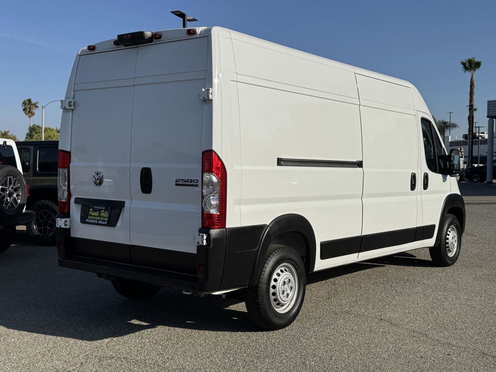 Used 2025 RAM ProMaster 2500 w/ Convenience Group image 6
