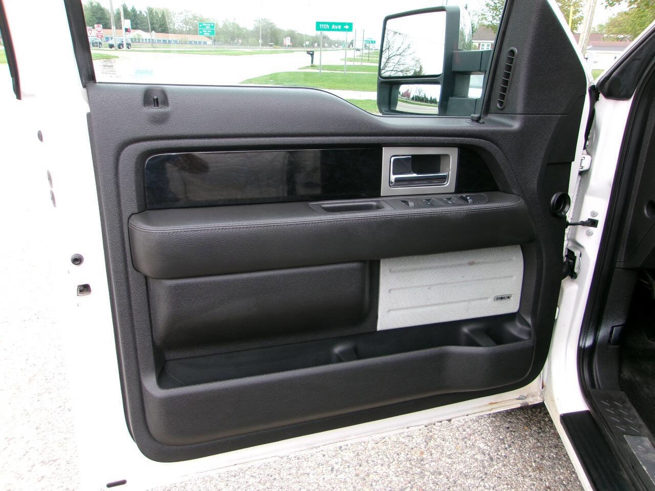 Used 2011 Ford F150 Platinum AWD/4WD image 8