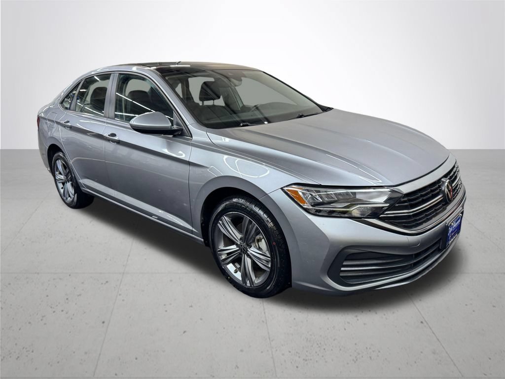 Used 2024 Volkswagen Jetta SE FWD image 9