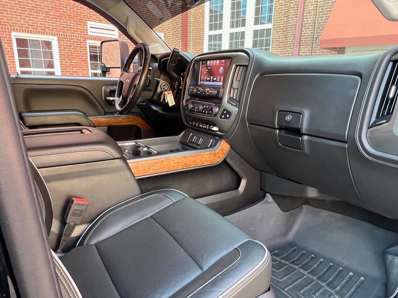 Used 2018 Chevrolet Silverado 2500 High Country w/ Duramax Plus Package image 23