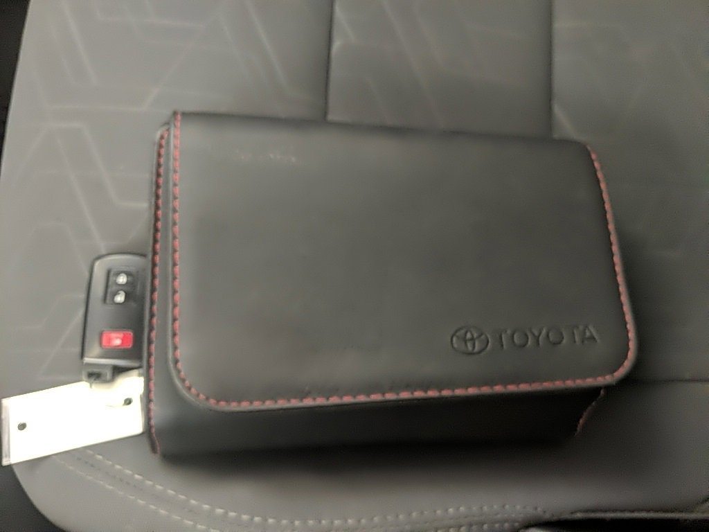 Used 2018 Toyota Tacoma TRD Off-Road image 25