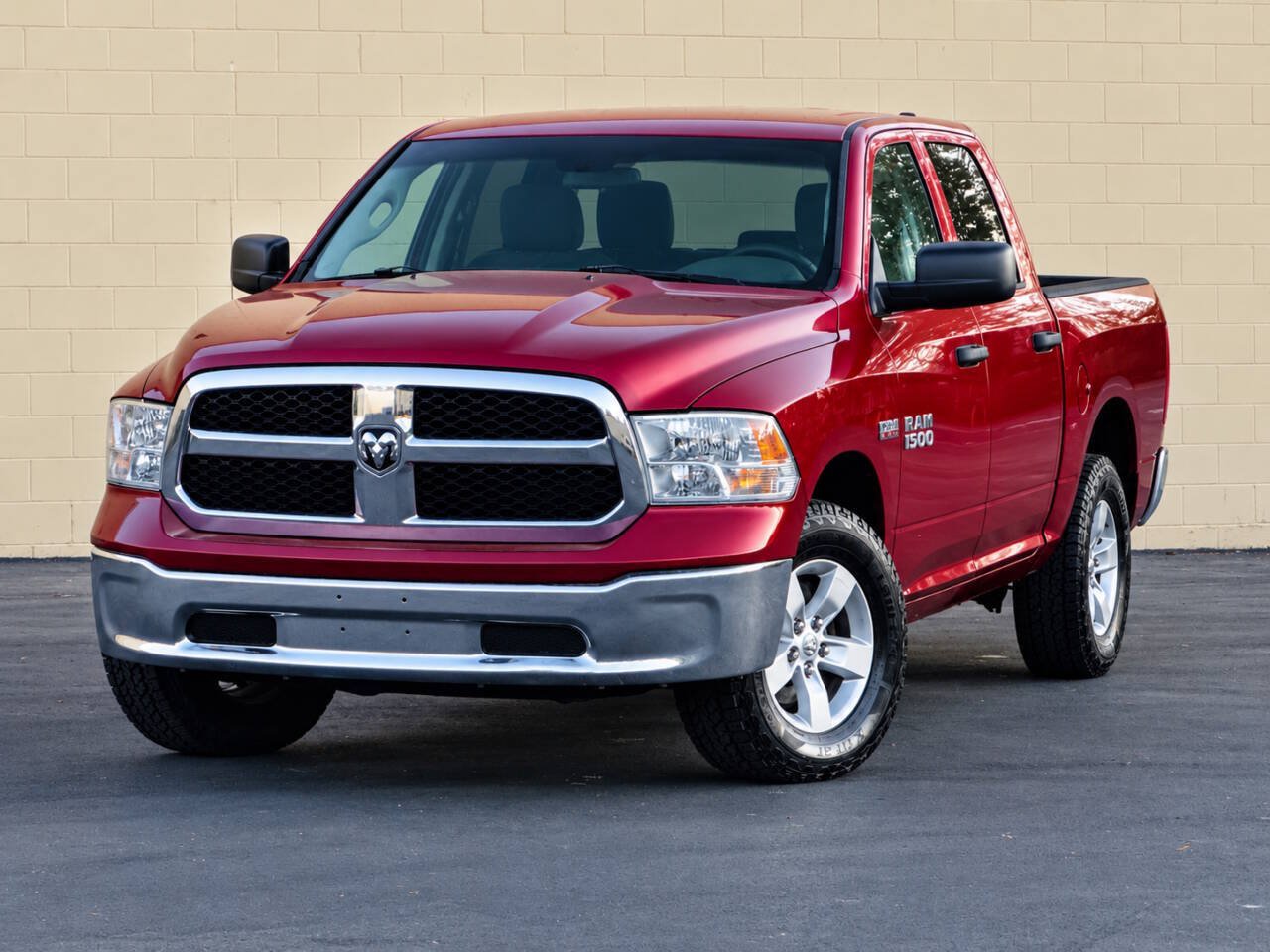 Used 2014 RAM 1500 ST w/ SXT Appearance Group AWD/4WD image 3