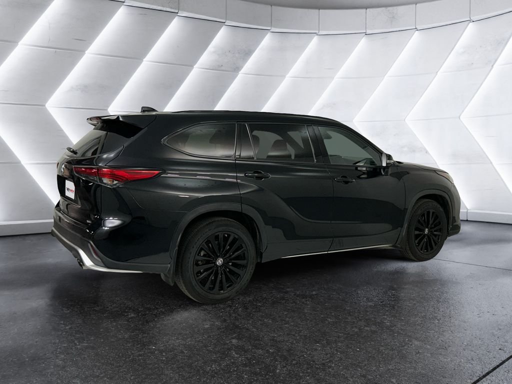 Used 2023 Toyota Highlander XSE FWD image 4