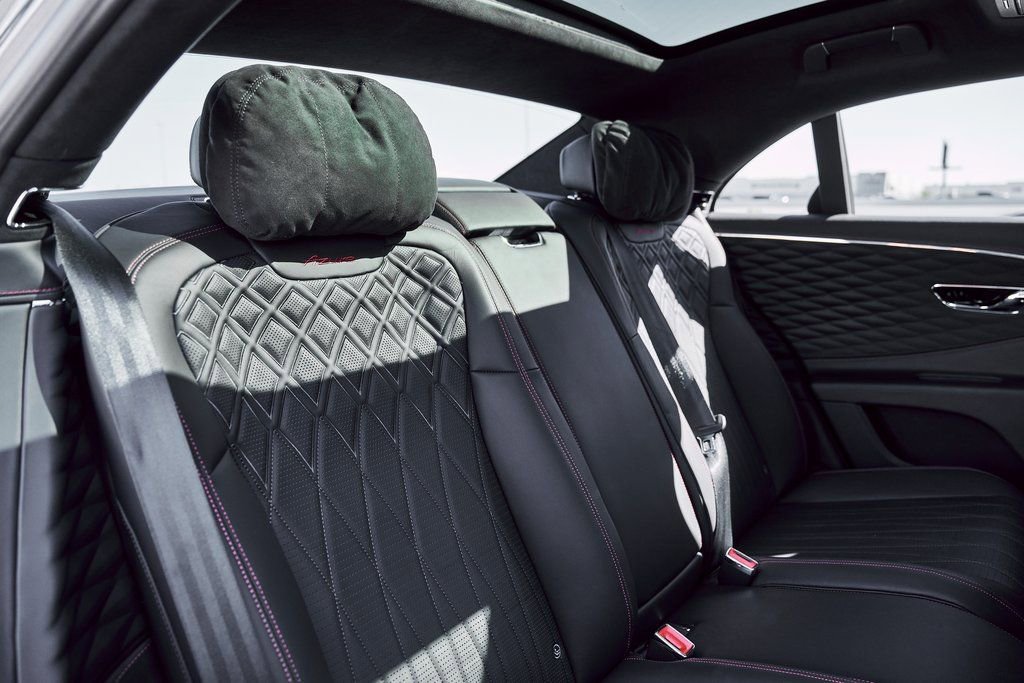 Used 2023 Bentley Flying Spur V8 image 45