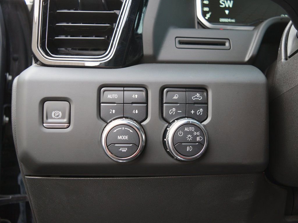 Used 2024 GMC Sierra 2500 AT4 w/ AT4 Preferred Package image 25