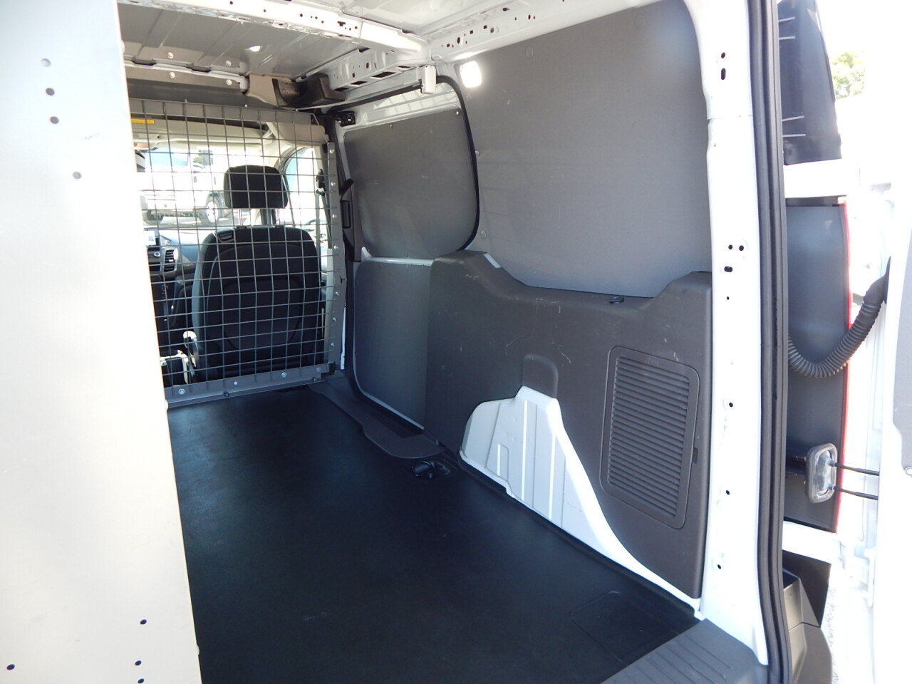 Used 2023 Ford Transit Connect XL FWD image 15