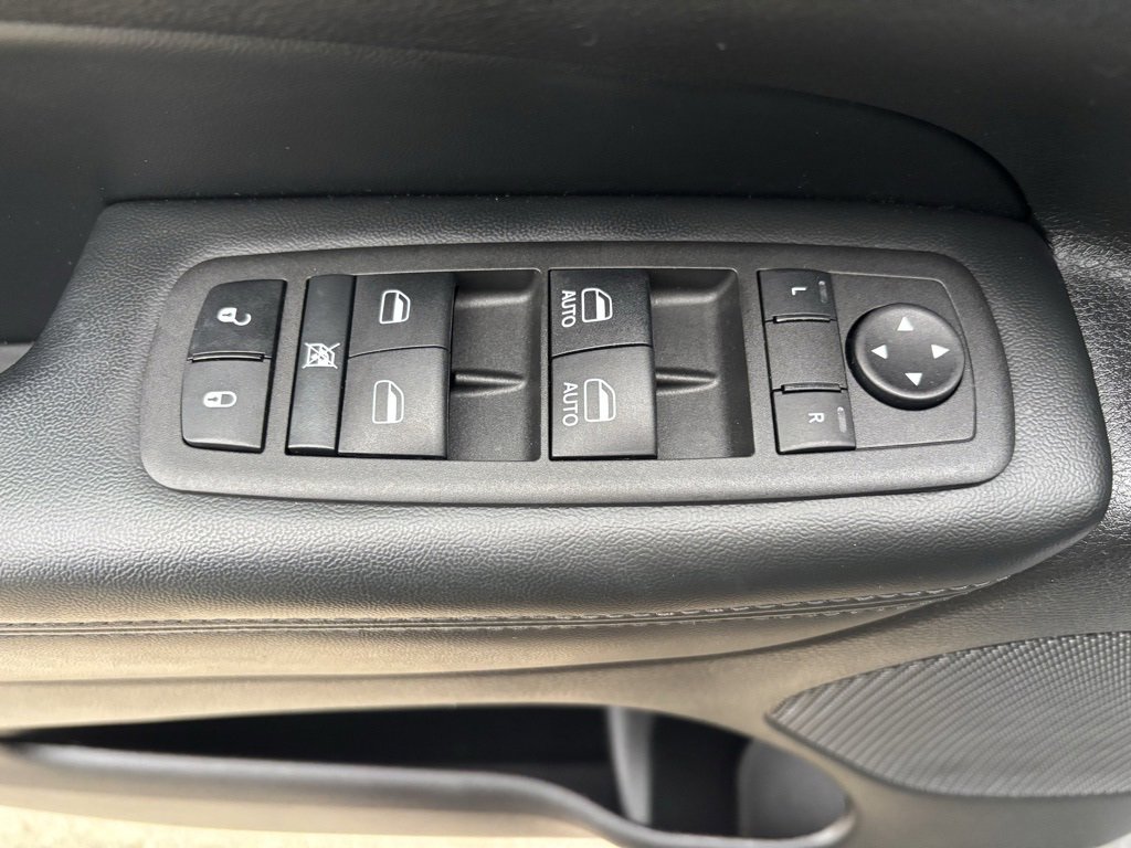 Used 2022 Jeep Grand Cherokee Laredo X image 20