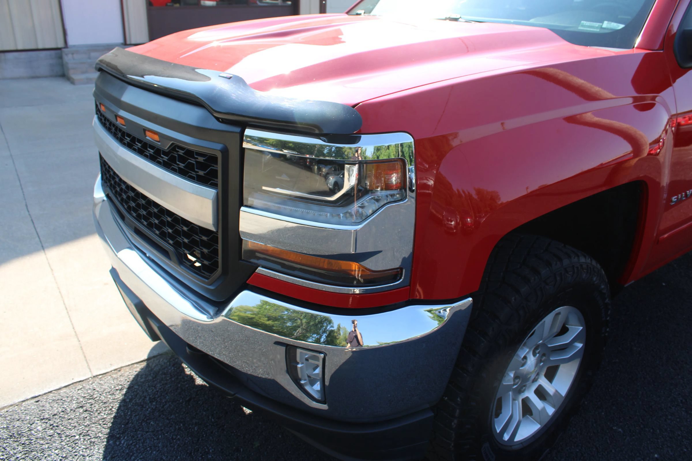 Used 2017 Chevrolet Silverado 1500 LT w/ All Star Edition AWD/4WD image 3