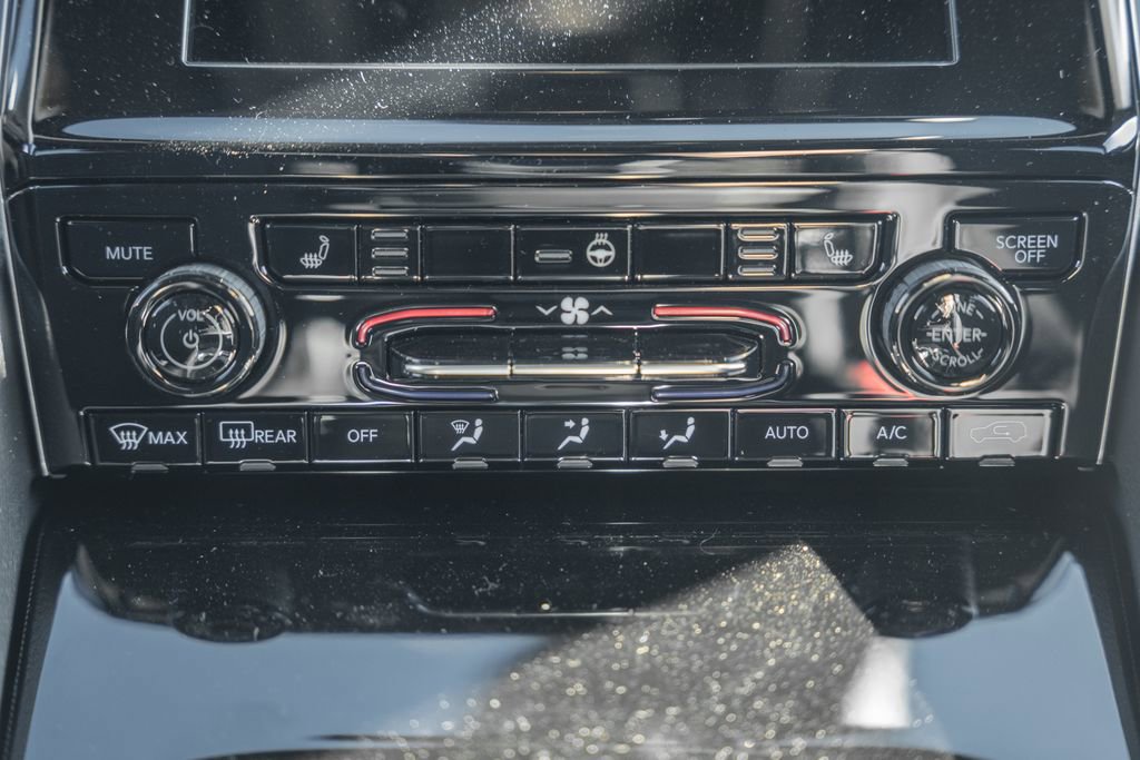 New 2025 Jeep Grand Cherokee Laredo X w/ Luxury Tech Group I image 22