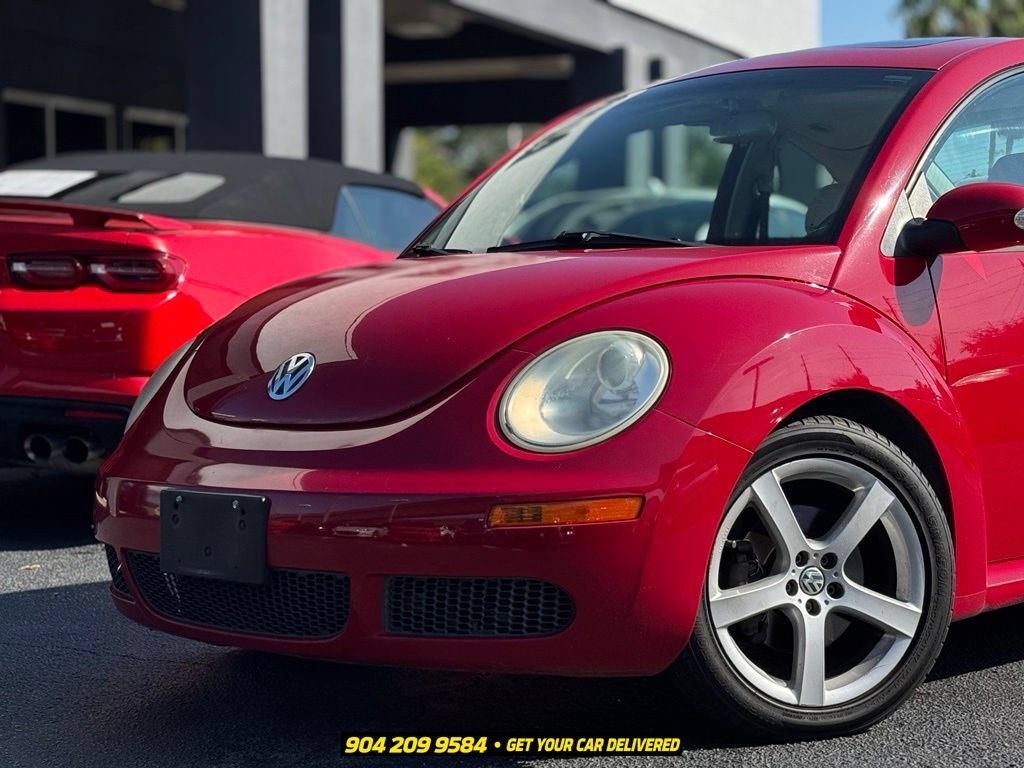 Used 2010 Volkswagen Beetle Coupe FWD image 2