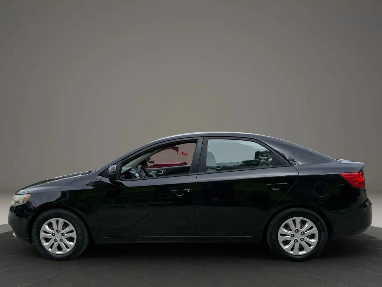 Used 2013 Kia Forte EX w/ Fuel Economy Pkg FWD image 4