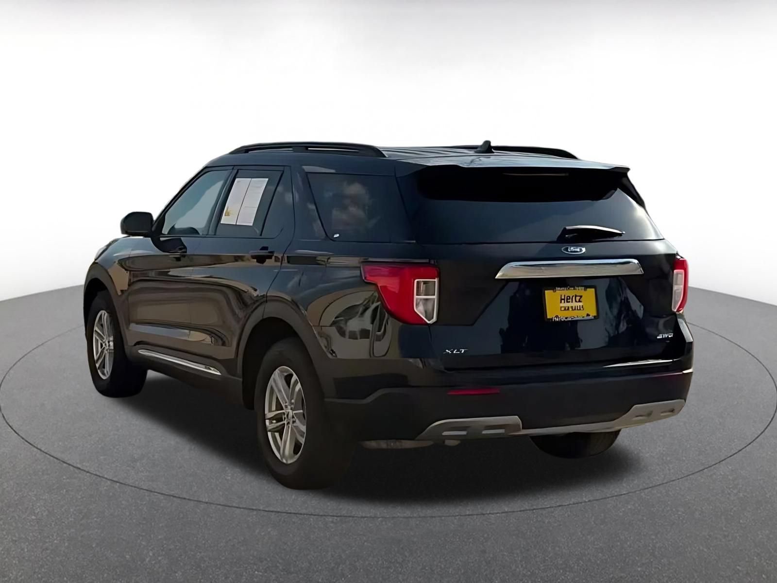 Used 2024 Ford Explorer XLT w/ Equipment Group 202A AWD/4WD image 10