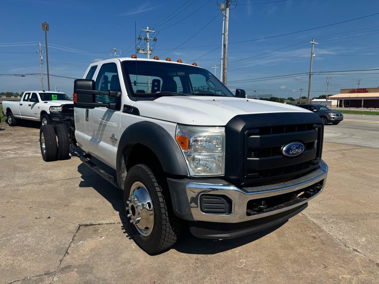 Used 2016 Ford F550 4x4 SuperCab Super Duty image 4