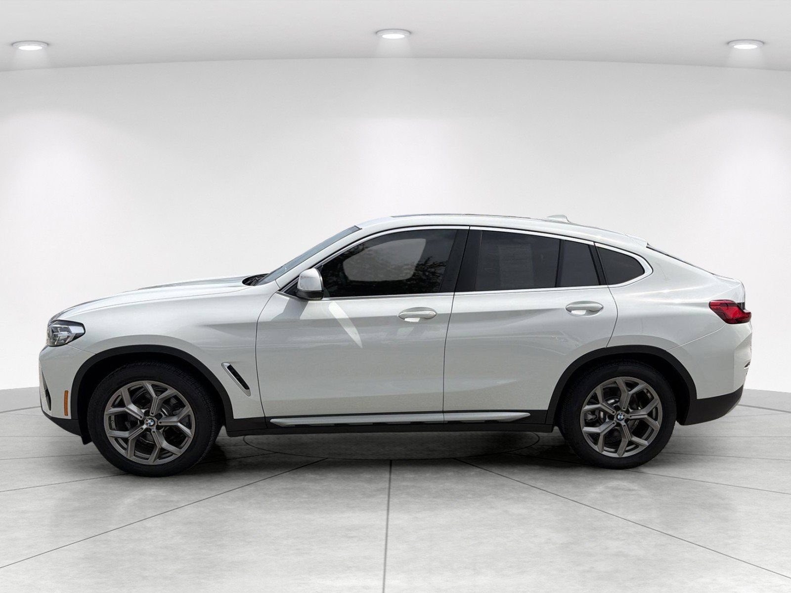 Used 2023 BMW X4 xDrive30i w/ Convenience Package AWD/4WD image 8