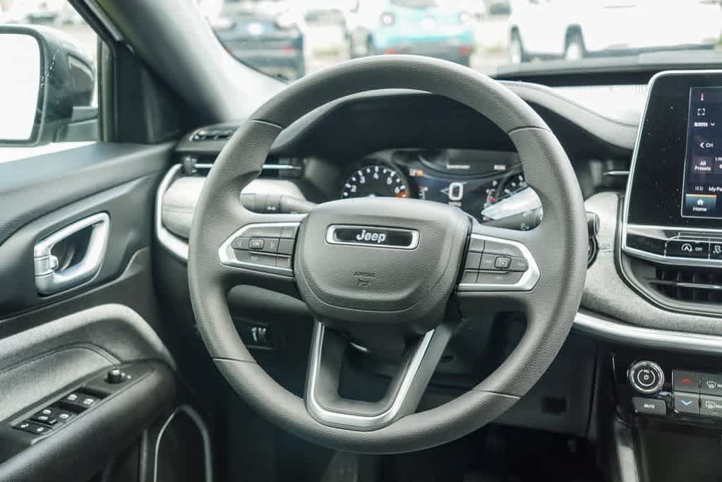 New 2025 Jeep Compass Sport AWD/4WD image 39