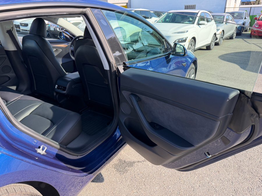 Used 2023 Tesla Model 3 Standard Range image 40