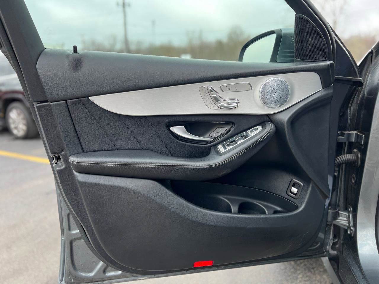 Used 2019 Mercedes-Benz GLC 300 4MATIC image 13